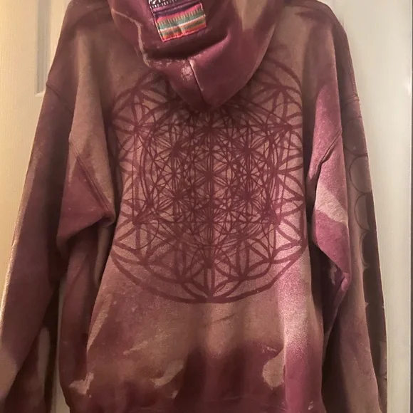 Maroon Flower of life Hoodie with Ethnic Patch Pocket - Picture 2 of 2